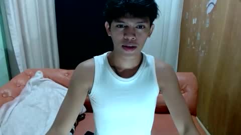 Snapshot of emerald_cummer chatting on November 2025 01:22:01 PM emerald_cummer online show from November 2025 01:22:01 PM