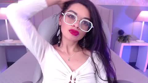Snapshot of emerald_gh chatting on September 2025 08:54:01 PM Danna online show from September 2025 08:54:01 PM