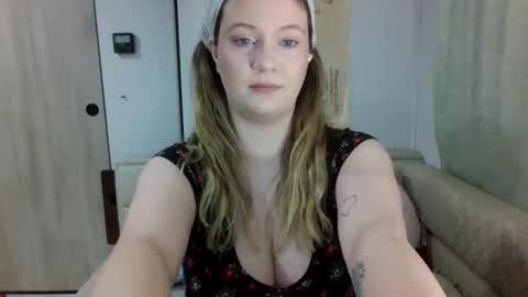 EmerieSkye online show from February 2026 04:44:01 PM