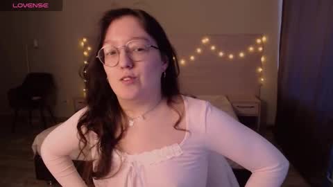 Snapshot of emi_gooflord chatting on March 2026 01:28:01 PM Emi online show from March 2026 01:28:01 PM