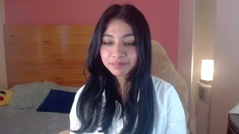 Emi Kiss online show from August 2026 07:05:02 PM