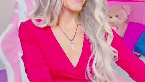 Snapshot of emieflower chatting on February 2025 11:42:02 AM EmieFlower online show from February 2025 11:42:02 AM