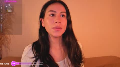 Emilia Gomez online show from October 2025 04:17:01 PM