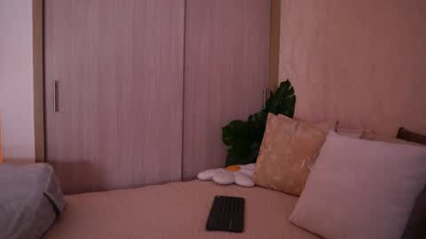    online show from April 2026 10:40:02 PM