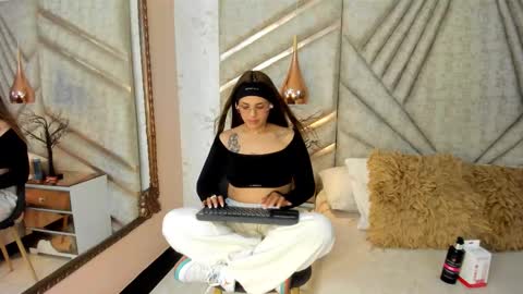 Snapshot of emiilymoss chatting on February 2026 12:10:01 AM Emy online show from February 2026 12:10:01 AM