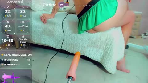 Snapshot of emiilysaenzz chatting on November 2025 06:32:01 PM EmillySaenz online show from November 2025 06:32:01 PM