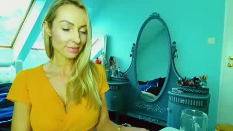 Emila online show from January 2025 12:26:02 PM