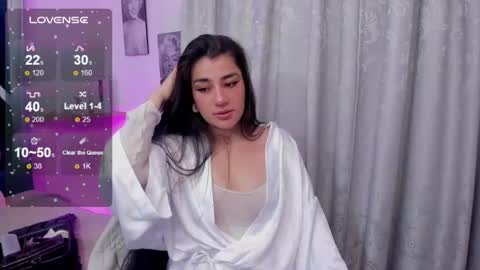 emilayton_ online show from January 2025 04:23:02 AM
