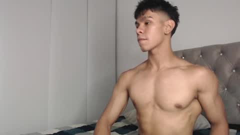 emile_239 online show from December 2024 03:40:01 AM