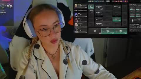 Snapshot of emili1_bc chatting on September 2025 06:30:01 PM Emili online show from September 2025 06:30:01 PM