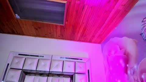 Emili clark  online show from November 2025 05:09:02 AM