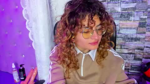 Emy  online show from October 2025 03:01:02 PM