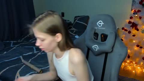 emili_sweet__ online show from December 2024 06:54:02 PM