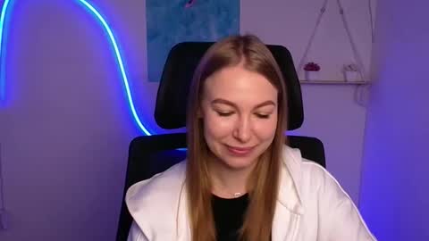 Emilia online show from October 2025 05:30:02 AM