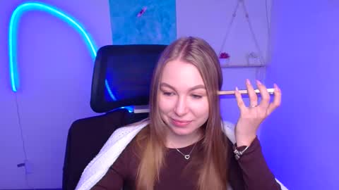 Emilia online show from November 2025 06:34:01 AM