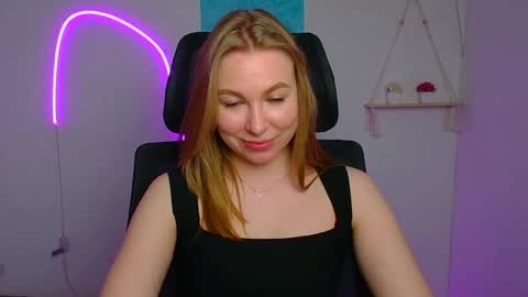 Emilia online show from April 2026 06:12:01 PM