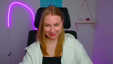 Emilia online show from April 2026 07:58:01 PM