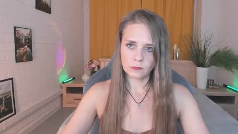 Snapshot of emiliabedy chatting on September 2025 09:09:02 AM Emilia Bedy online show from September 2025 09:09:02 AM