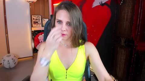 Snapshot of emiliabedy chatting on November 2025 09:09:02 AM Emilia Bedy online show from November 2025 09:09:02 AM