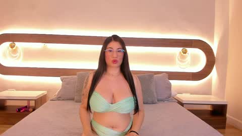Emilie online show from April 2026 02:57:01 AM