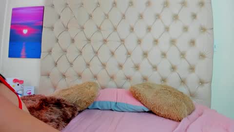 Snapshot of emilieandblake chatting on January 2025 02:52:01 PM emilieandblake online show from January 2025 02:52:01 PM