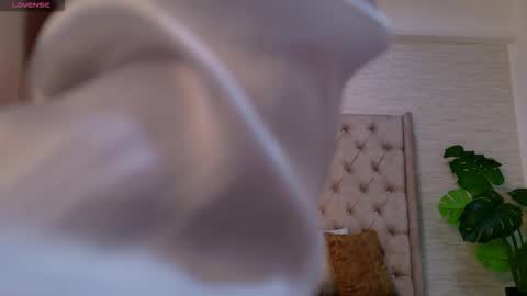 emilirosses online show from October 2025 11:40:01 AM