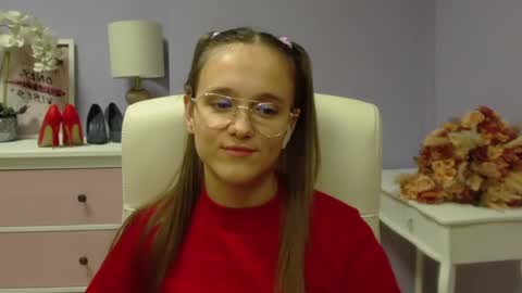 Snapshot of emilly_lust99 chatting on December 2024 01:54:02 PM Emilly online show from December 2024 01:54:02 PM