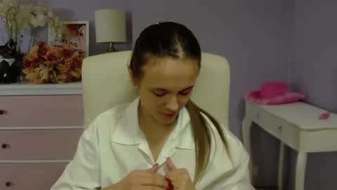 Snapshot of emilly_lust99 chatting on January 2025 11:02:02 AM Emilly online show from January 2025 11:02:02 AM