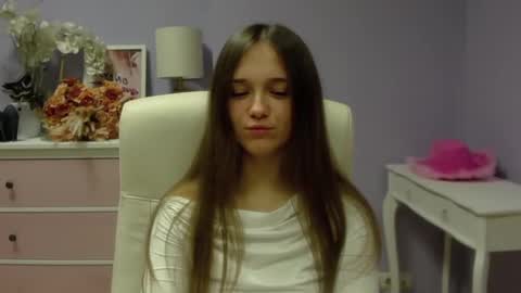 Snapshot of emilly_lust99 chatting on January 2025 07:43:01 AM Emilly online show from January 2025 07:43:01 AM