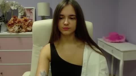 Snapshot of emilly_lust99 chatting on January 2025 07:46:02 AM Emilly online show from January 2025 07:46:02 AM