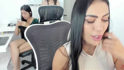 Emilly  online show from January 2025 02:55:02 PM