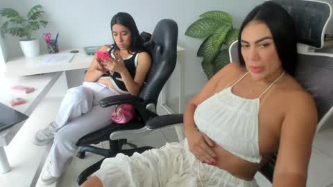 Emilly  online show from March 2026 03:26:01 PM