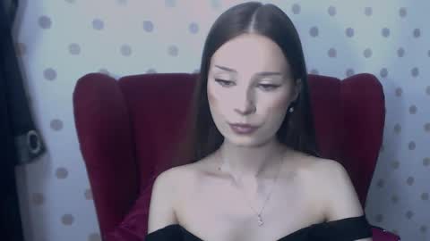 Snapshot of emillyhoney chatting on June 2026 07:29:01 PM EmillyHoney online show from June 2026 07:29:01 PM