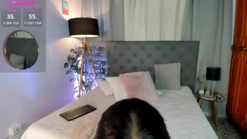 Emilly Kiss online show from October 2025 12:25:01 PM