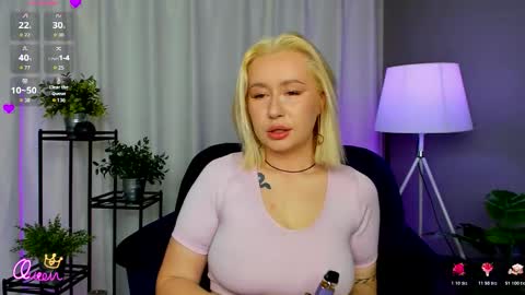 Snapshot of emily__bliss chatting on February 2026 08:43:01 PM Emily Bliss online show from February 2026 08:43:01 PM