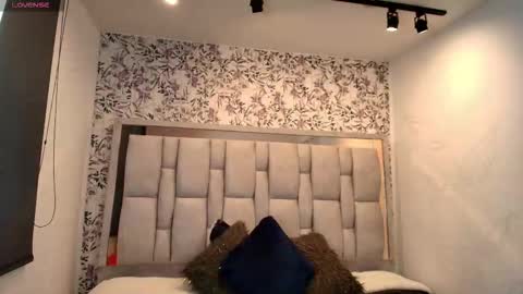 Snapshot of emily__cute__ chatting on February 2026 08:52:01 PM EMILY CUTE online show from February 2026 08:52:01 PM