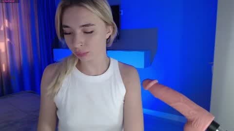 Snapshot of emily__hartt chatting on August 2026 12:32:02 PM E M I L Y online show from August 2026 12:32:02 PM