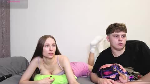 emily_and_ilumi online show from October 2025 05:12:02 PM