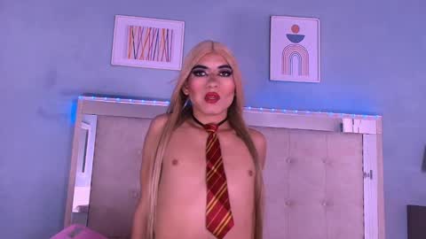 emily_castillo1_ online show from October 2025 05:08:01 AM