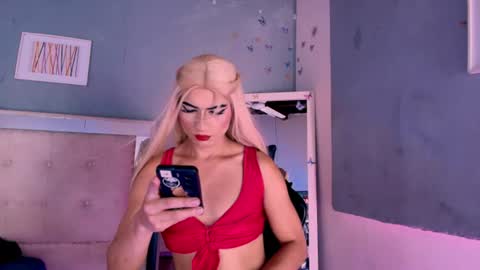 Snapshot of emily_castillo1_ chatting on July 2026 05:42:02 AM emily_castillo1_ online show from July 2026 05:42:02 AM