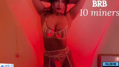 Snapshot of emily_gin chatting on October 2025 02:20:02 AM EMILY online show from October 2025 02:20:02 AM