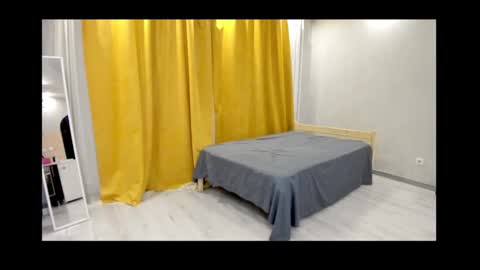 Snapshot of emily_gold1 chatting on February 2025 04:35:02 AM My name is EMILY. Please say hello I like to chat with you. If you have requests or dirty talk please online show from February 2025 04:35:02 AM