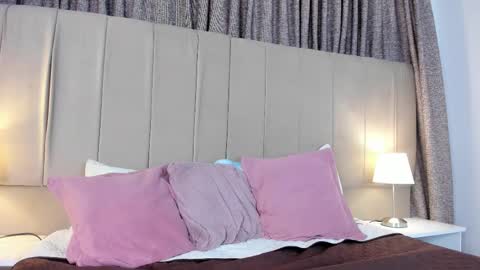 Emily online show from December 2025 07:53:02 PM