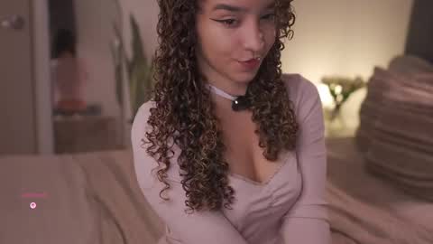 Juliana online show from April 2026 01:00:01 AM