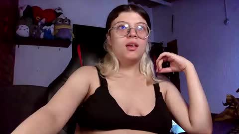 Julieta online show from February 2025 04:02:01 PM