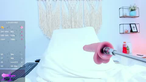 Emlily online show from May 2026 09:11:02 PM