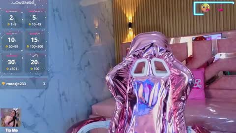 Snapshot of emily_mills_s chatting on October 2025 08:53:02 PM Emily online show from October 2025 08:53:02 PM