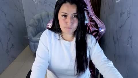 Snapshot of emily_mills_s chatting on November 2025 01:54:01 PM Emily online show from November 2025 01:54:01 PM