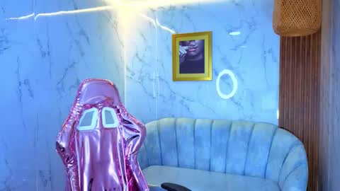 Snapshot of emily_mills_s chatting on November 2025 08:25:02 PM Emily online show from November 2025 08:25:02 PM