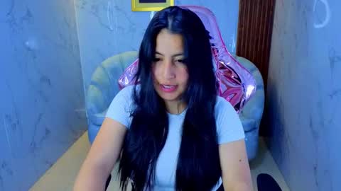 Snapshot of emily_mills_s chatting on November 2025 08:41:02 PM Emily online show from November 2025 08:41:02 PM